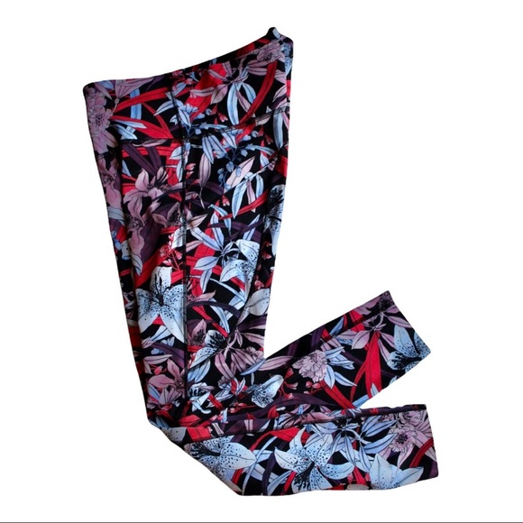 Lululemon Floral Print Cropped Leggings Size 6 - Picture 1 of 7